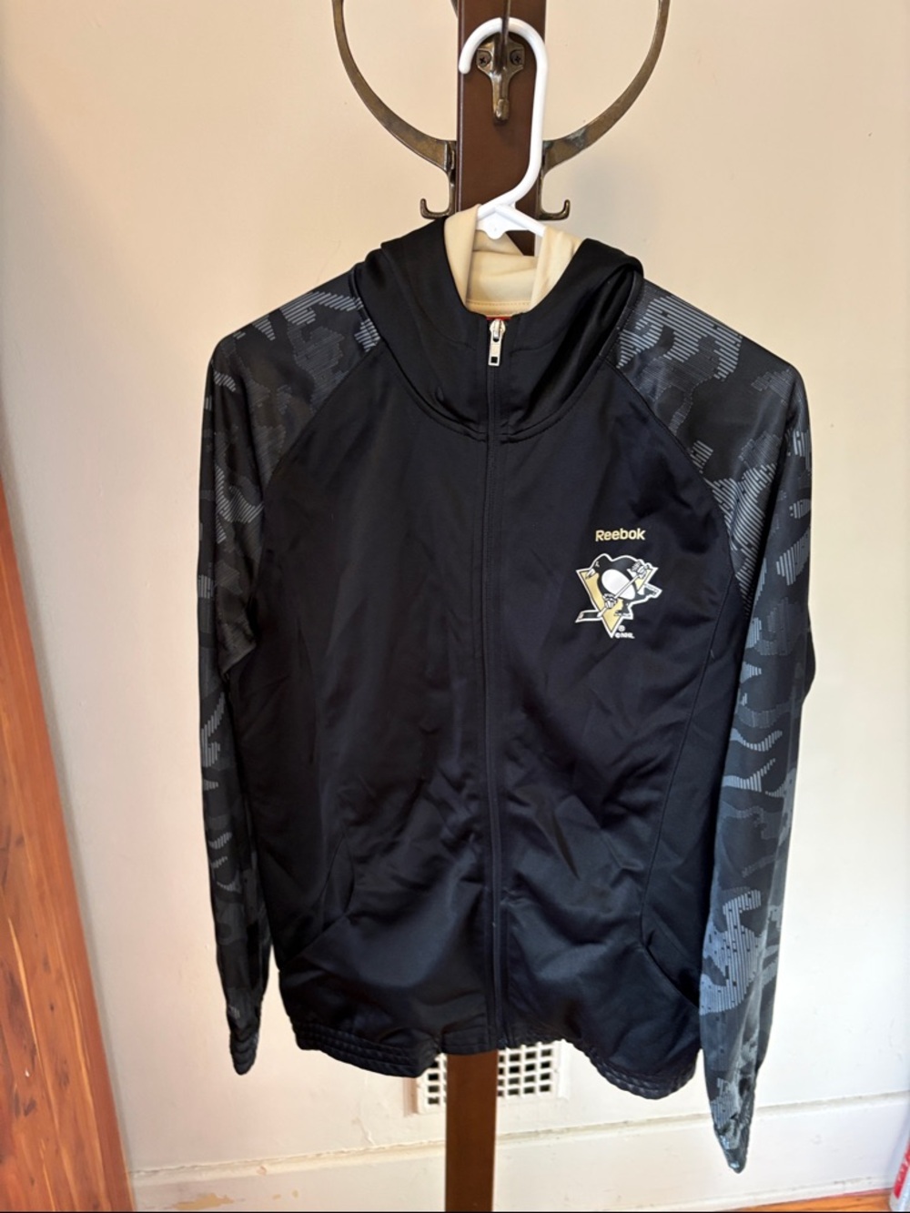 Reebok Pittsburgh Penguins full zip hoodie youth XL